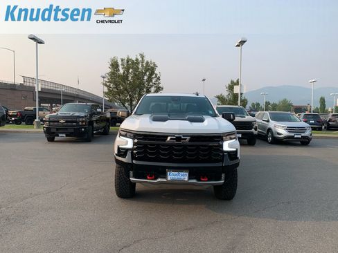 Used 2025 Chevrolet Silverado 1500 ZR2 w/ Technology Package AWD/4WD image 2