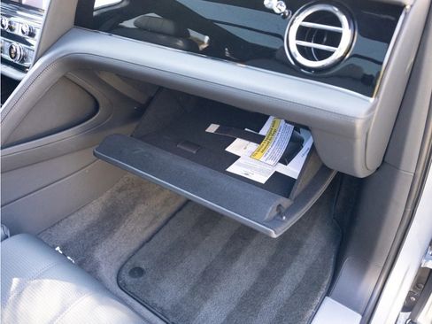 Certified 2024 Bentley Bentayga Extended Wheelbase image 83