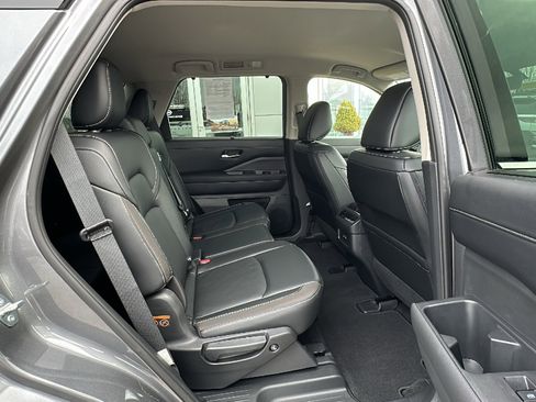 Certified 2023 Nissan Pathfinder SL image 23