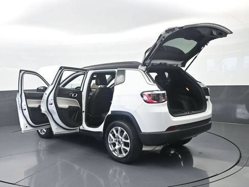 Used 2025 Jeep Compass Limited AWD/4WD image 71