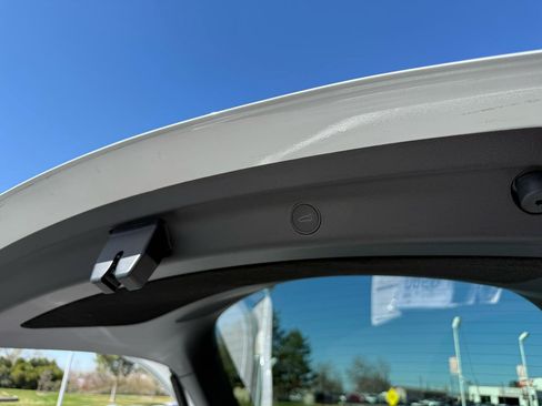 Used 2024 Tesla Model Y Long Range image 23