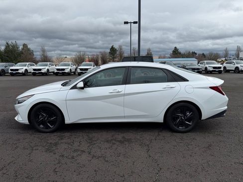 Used 2021 Hyundai Elantra SEL image 5