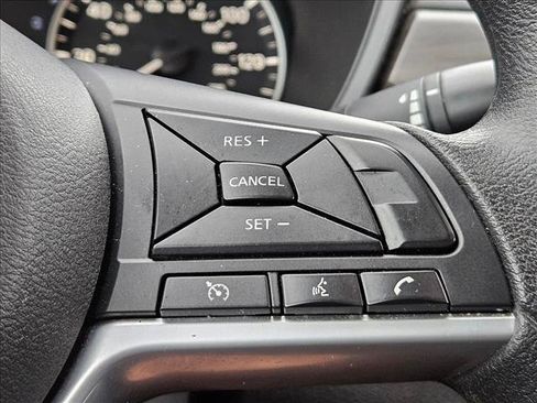 Used 2025 Nissan Altima 2.5 SV FWD image 21