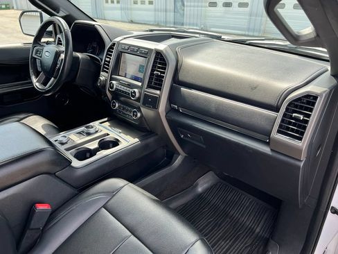 Used 2020 Ford Expedition XLT w/ Equipment Group 202A AWD/4WD image 7