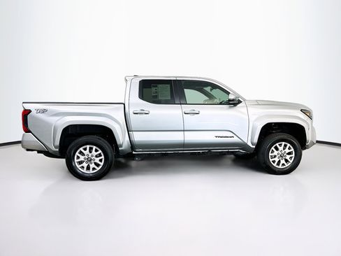 Used 2025 Toyota Tacoma TRD Sport w/ TRD Sport Upgrade Package image 10