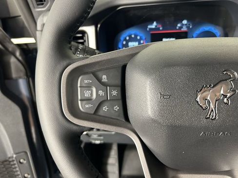 Used 2025 Ford Bronco Badlands image 30