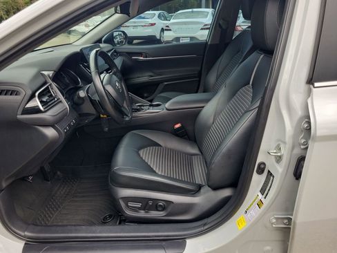 Used 2023 Toyota Camry SE FWD image 15