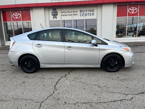Used 2014 Toyota Prius Four image 8