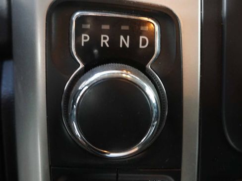 Used 2018 RAM 1500 Classic SLT w/ Luxury Group image 23