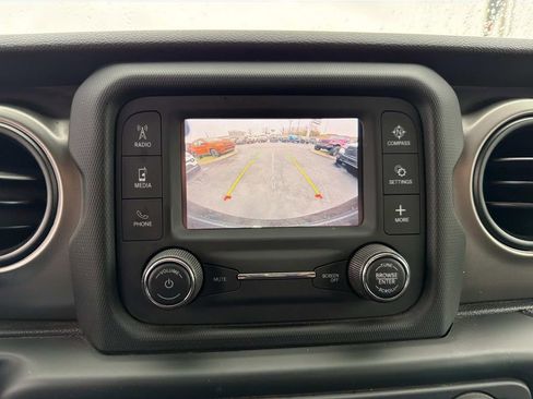 Used 2021 Jeep Wrangler Unlimited Sport image 37