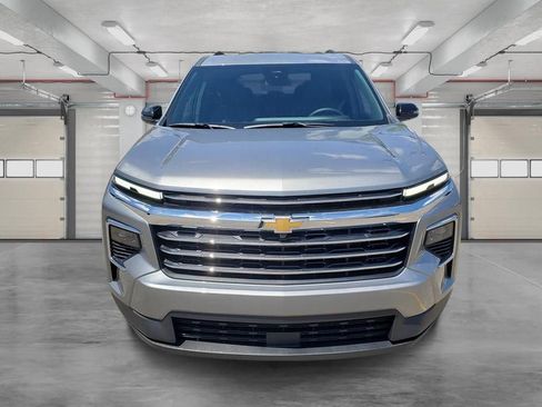 New 2026 Chevrolet Traverse LT w/ Sun and Wheel Package AWD/4WD image 8