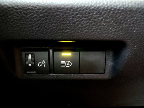 Certified 2025 Toyota RAV4 LE AWD/4WD image 32