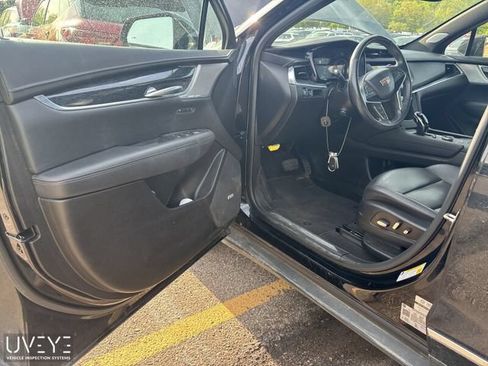 Used 2023 Cadillac XT5 Premium Luxury w/ LPO, Floor Liner Package AWD/4WD image 5
