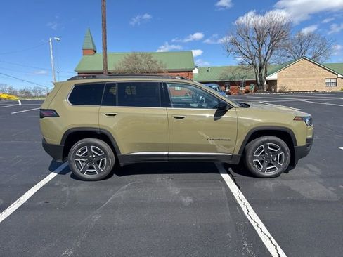 New 2026 Jeep Cherokee Laredo image 8