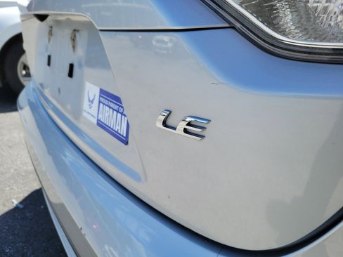 Used 2022 Toyota Corolla LE FWD image 6