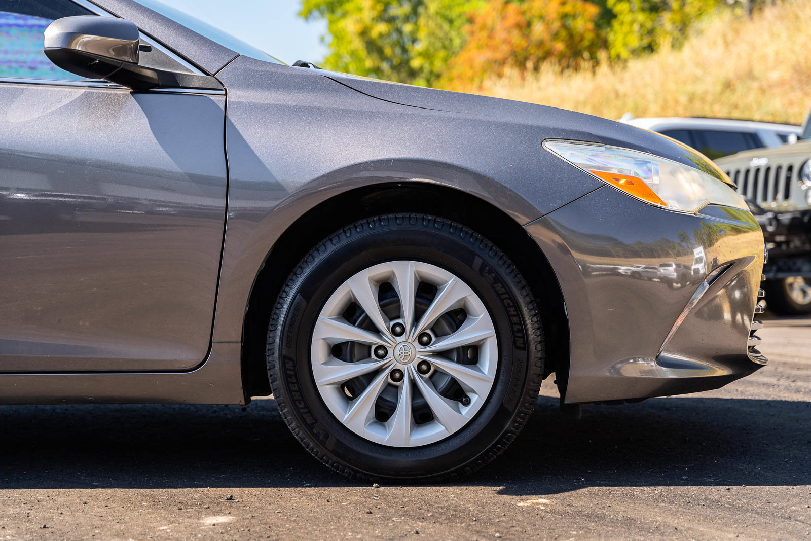 Used 2017 Toyota Camry SE FWD image 9