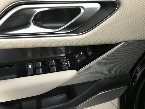 Used 2023 Land Rover Range Rover Velar S image 9