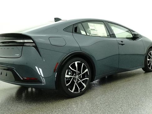 New 2026 Toyota Prius Plug-In Hybrid FWD image 31