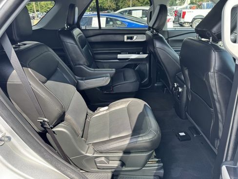 Used 2022 Ford Explorer Limited w/ Equipment Group 301A image 29