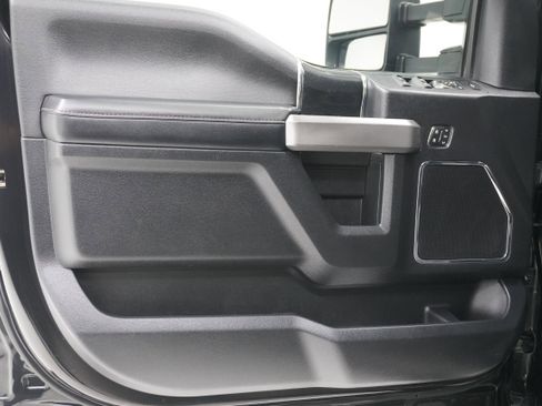 Used 2020 Ford F350 Platinum image 15