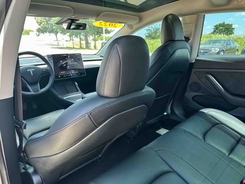 Used 2022 Tesla Model 3 Long Range AWD/4WD image 18