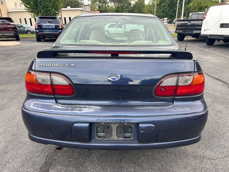 Used 2000 Chevrolet Malibu LS w/ Preferred Equipment Group 1 FWD image 4