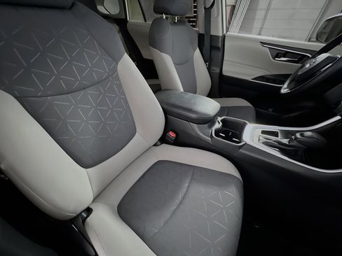 Used 2024 Toyota RAV4 XLE w/ Convenience Package image 31