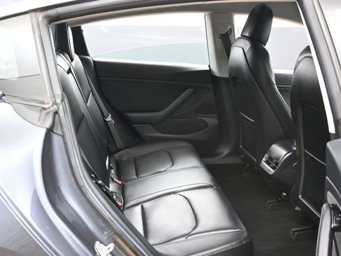 Used 2018 Tesla Model 3 Long Range image 39