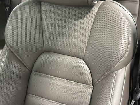 Used 2020 Porsche Macan Turbo image 20