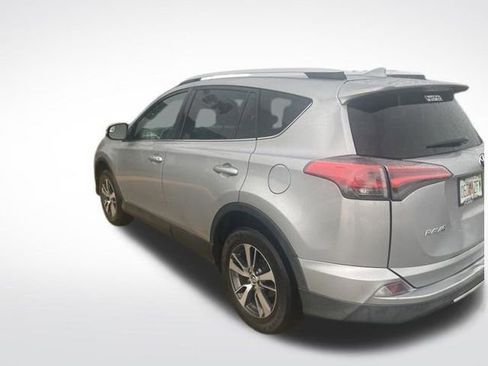 Used 2016 Toyota RAV4 XLE FWD image 7