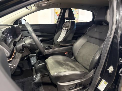 Used 2024 Nissan Ariya FWD image 88