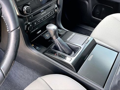 Used 2023 Lexus GX 460 w/ Black Line Special Edition AWD/4WD image 17