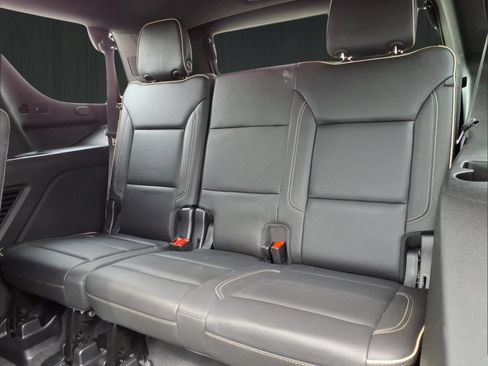 Used 2022 GMC Yukon SLT w/ SLT Luxury Package AWD/4WD image 16