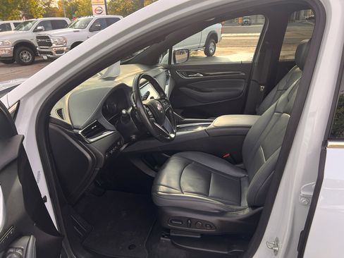 Used 2024 Buick Enclave Premium image 10