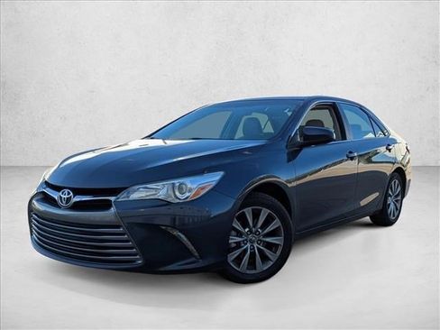 Used 2016 Toyota Camry XLE image 1