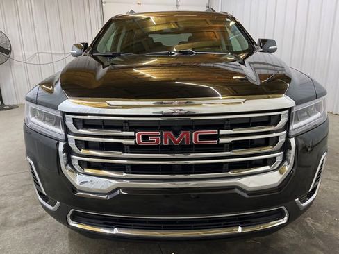 Used 2023 GMC Acadia SLT w/ Preferred Package image 2