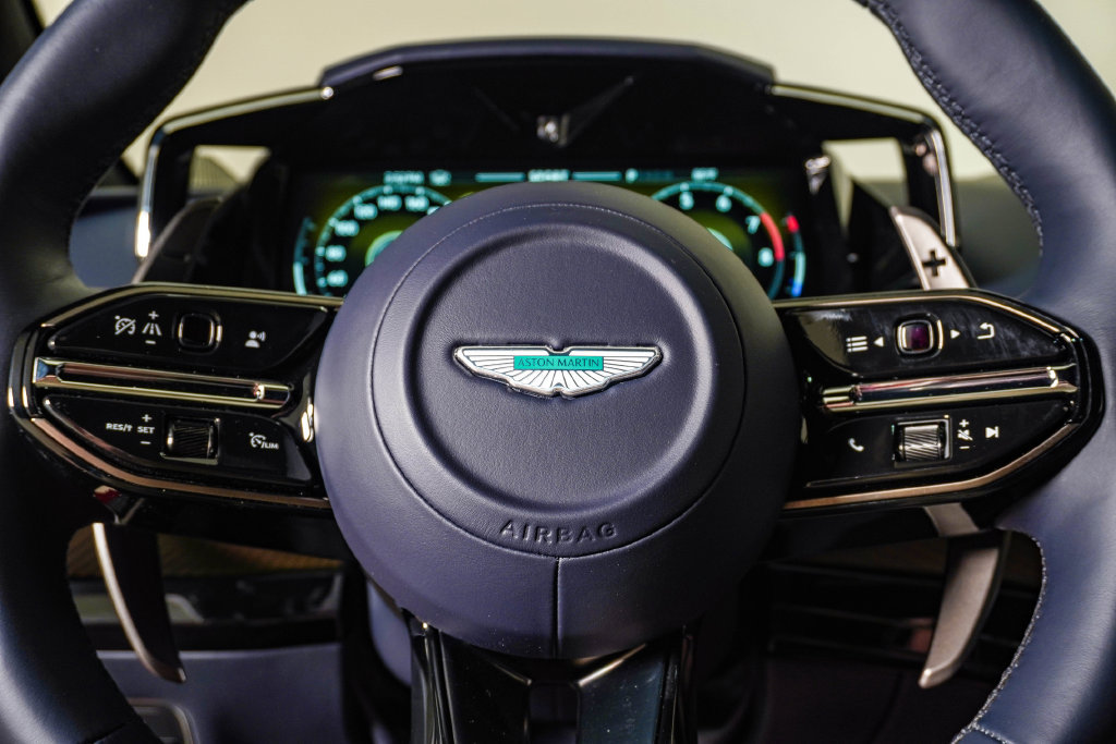 Used 2026 Aston Martin V8 Vantage Roadster RWD image 25
