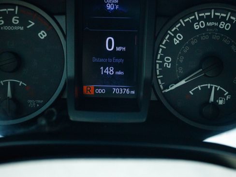 Used 2019 Toyota Tacoma TRD Off-Road w/ Technology Package AWD/4WD image 20