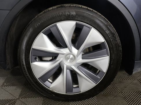 Used 2024 Tesla Model Y Long Range image 21