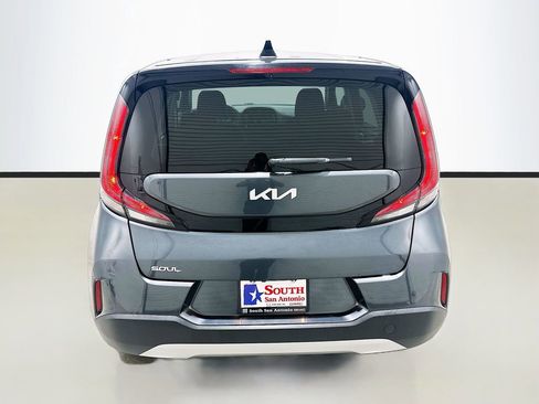 Used 2023 Kia Soul LX w/ LX Technology Package FWD image 6