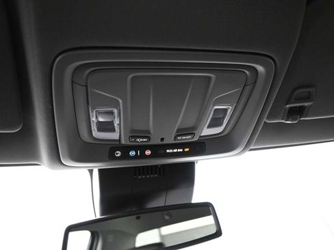 Used 2025 GMC Sierra 2500 Pro w/ Convenience Package image 21