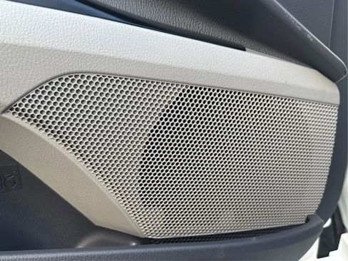 Used 2018 Toyota Camry LE image 32