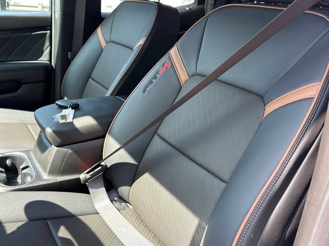 Used 2026 GMC Canyon AT4 w/ AT4 Premium Package AWD/4WD image 12