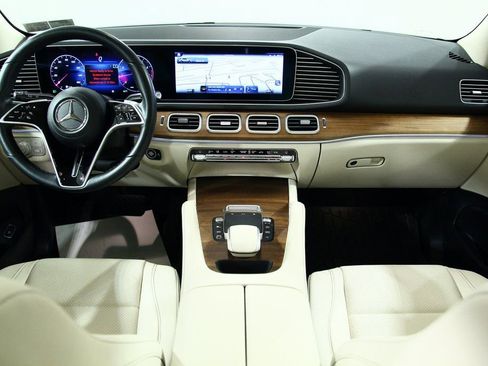 Certified 2025 Mercedes-Benz GLE 350 4MATIC image 4