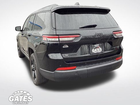 Used 2022 Jeep Grand Cherokee L Laredo AWD/4WD image 7