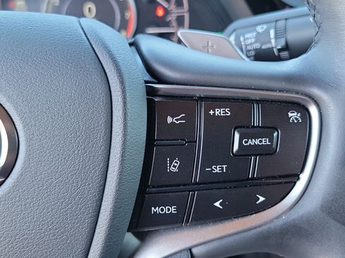 Used 2022 Lexus ES 350 w/ Premium Package image 8