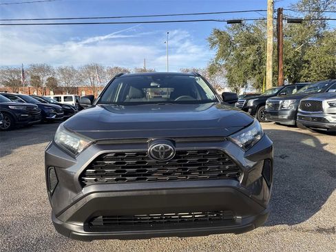 Used 2019 Toyota RAV4 LE image 2