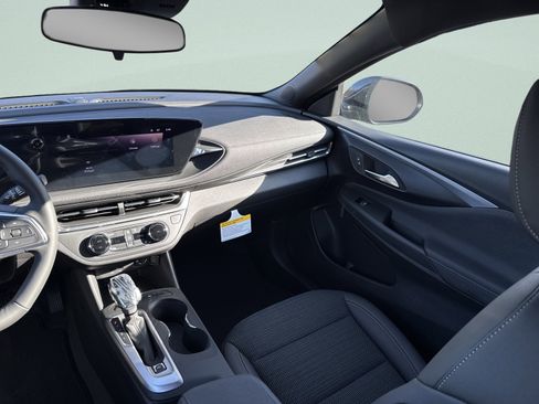 New 2026 Buick Envista Preferred w/ Convenience I Package FWD image 17