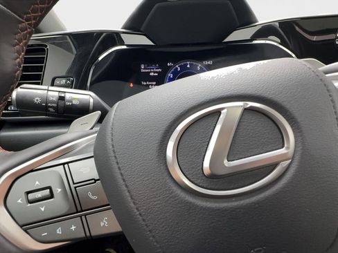 Used 2024 Lexus NX 250 FWD w/ Towing Package (2000 Lbs) image 42
