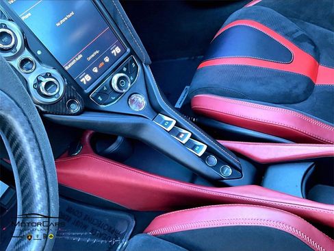 Used 2018 McLaren 720S Performance image 16